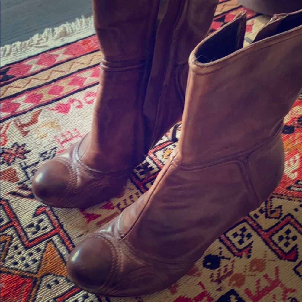 Max studio leather boots  7.5